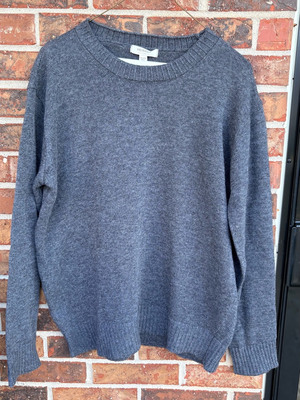 Ladies Gray Crewneck Cashmere Sweater -